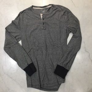 GAP LONG SLEEVE V-NECK JERSEY